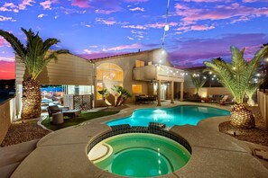 A heated pool - Heritage Haven Villa (Henderson)