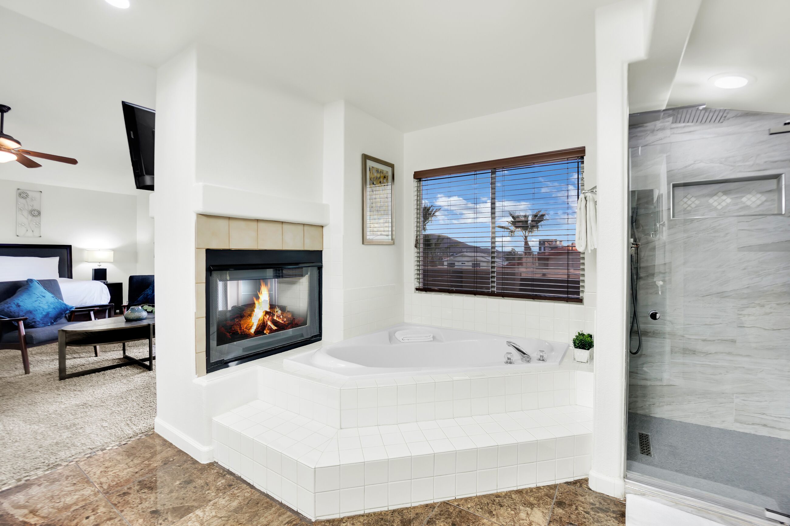 4 habitaciones, tabla de planchar con plancha y wifi gratis 