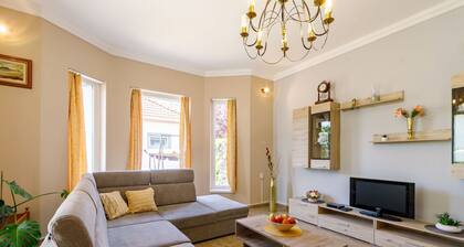 Stunning private villa for 5 guests with WIFI, TV and terrace