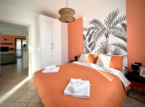 1 slaapkamer, een strijkplank/strijkijzer, wifi, beddengoed