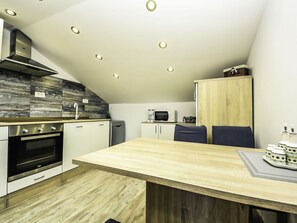 Micro-ondes, four, lave-vaisselle