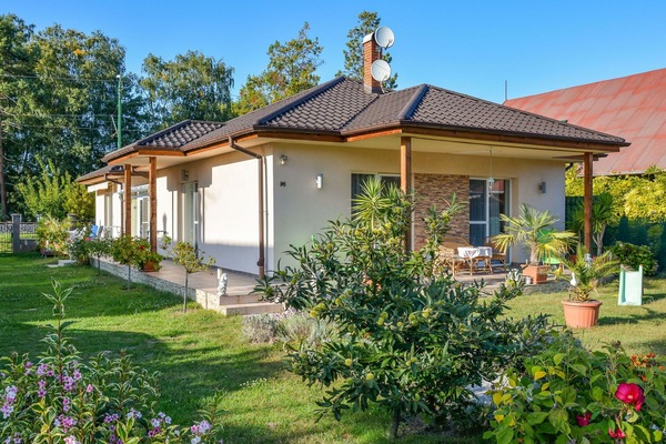 Fleur, Plante, Ciel, Bâtiment, Propriété, Fenêtre, La Nature, Feuille, Botanique, Maison