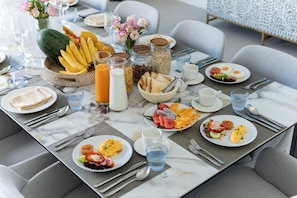 Free daily continental breakfast