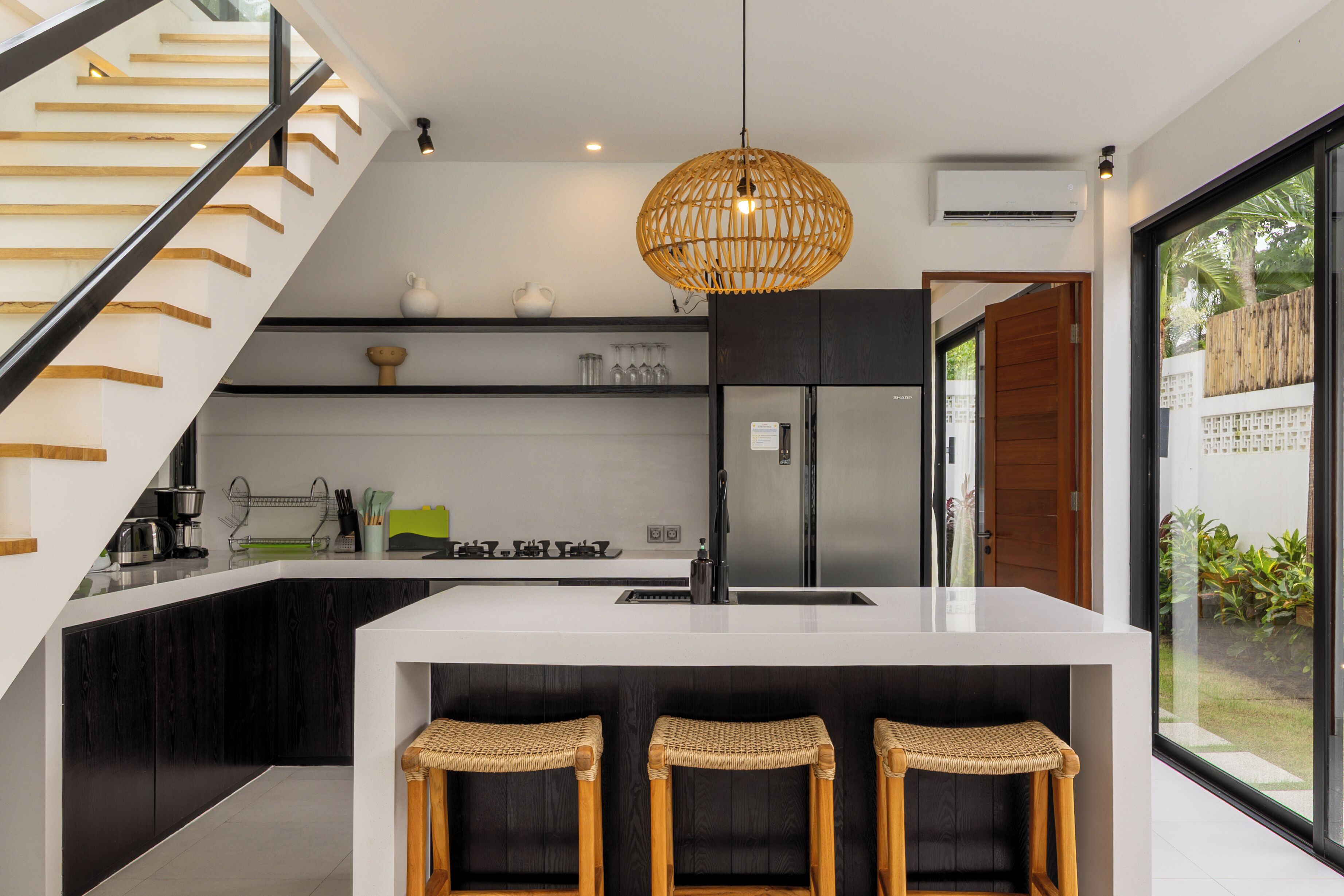 Vila luxo | Cozinha privada | Geladeira, micro-ondas, fogão, cafeteira/chaleira