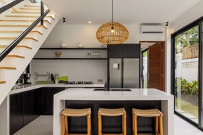 Deluxe Villa | Private kitchen | Fridge, microwave, oven, coffee/tea maker - Ecolife Villa by Betterplace (Canggu)