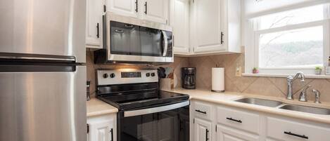 Frigorífic, microones, forn i placa de cuina