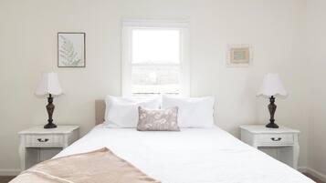 4 slaapkamers, een strijkplank/strijkijzer, gratis wifi, beddengoed