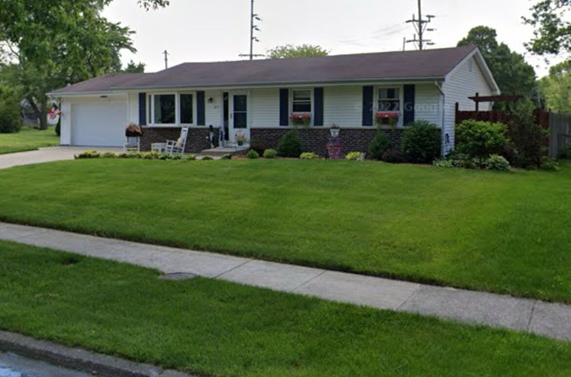 The Pettibone Palace centrally located in Crown Point - minutes from the square
