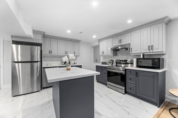 Refrigerador, microondas, horno, placa de cocina