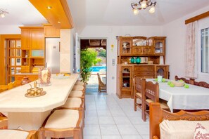 Villa | 3 bedrooms - Villa Apollo With Private Pool (Malevizi)