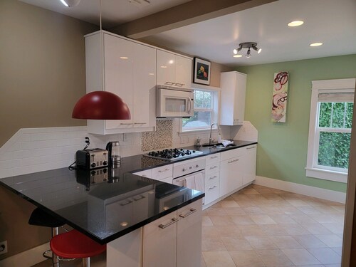 Located in close proximity to Willamette University, 2 bedroom 2 bath.