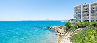 Apartment with sea views 1min beach