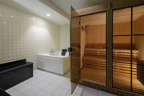 Sauna - Villa With Private Pool In Beverly Hills (Sheikh Zayed City)