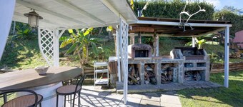 Casa Athena apartment in a ToscanHouse immersed in a lush garden