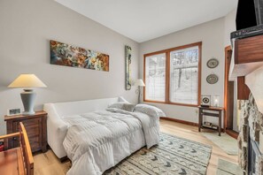 2 bedrooms, iron/ironing board
