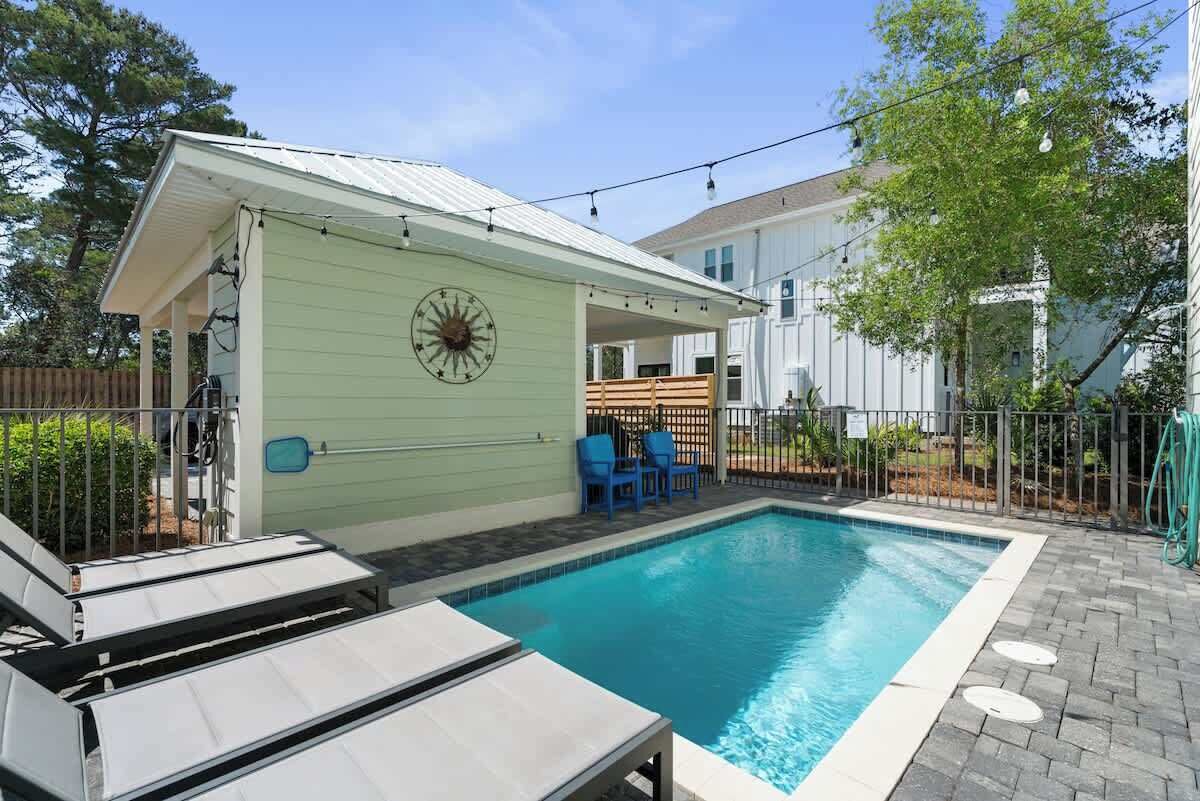 Lämmitetty uima-allas