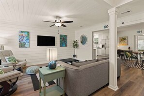 Una Smart TV, una oficina