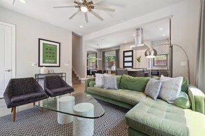 Téléviseur, bureau