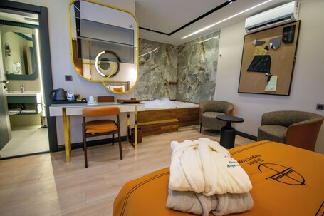 Elysian Airport Hotel - Image 11