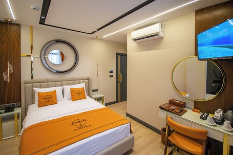 Elysian Airport Hotel - Image 69