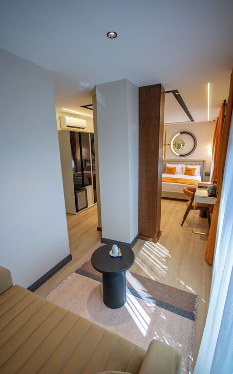 Elysian Airport Hotel - Image 33