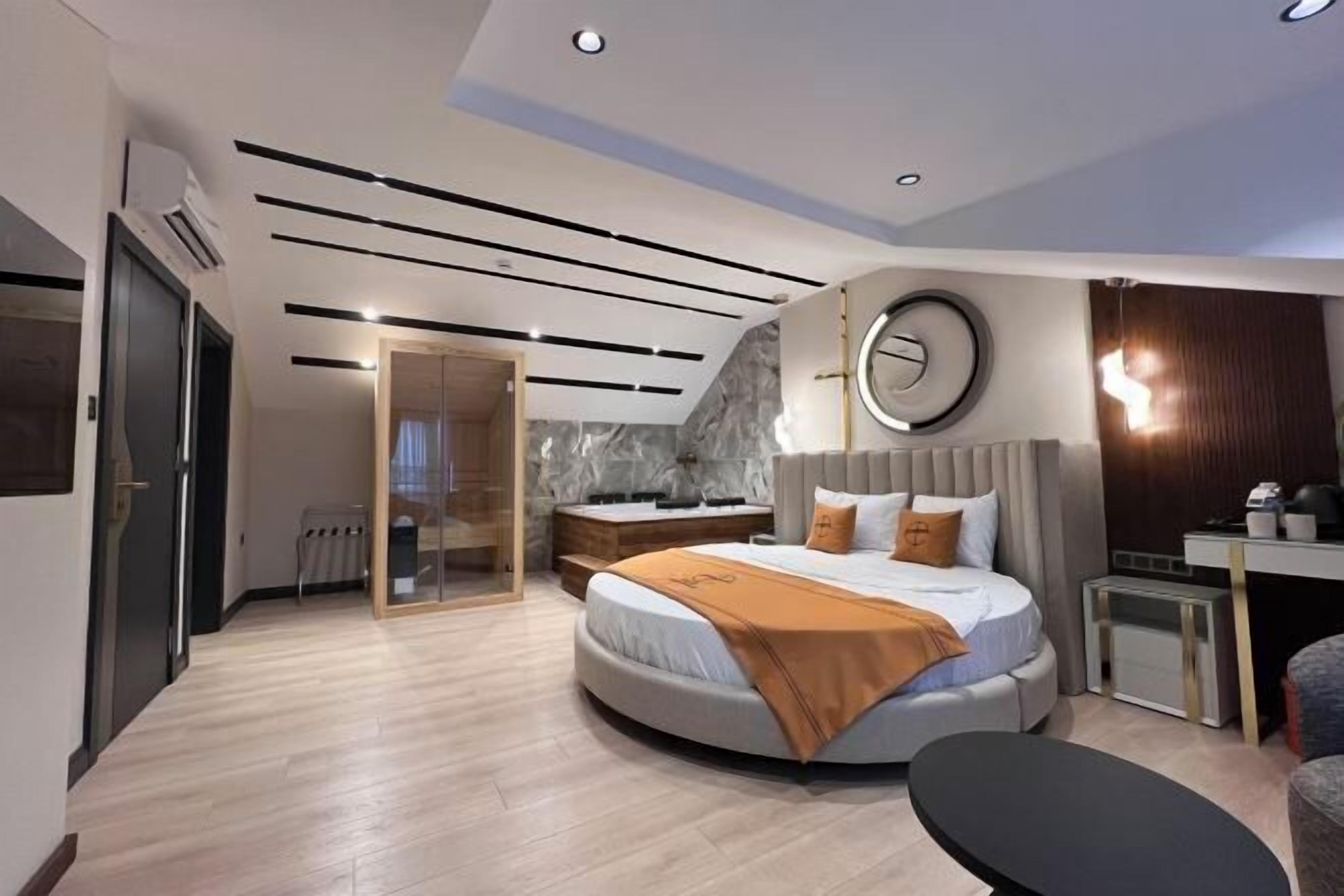 In-room safe, desk, laptop workspace, soundproofing