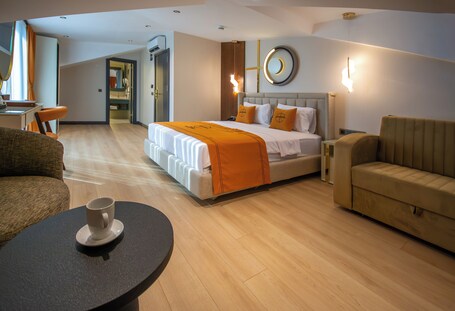 Elysian Airport Hotel - Image 28