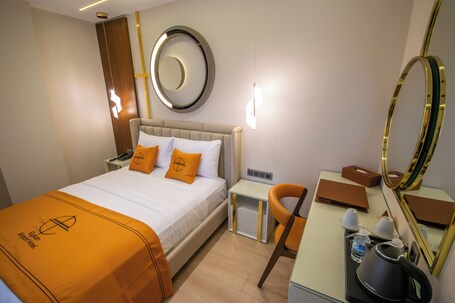 Elysian Airport Hotel - Image 77