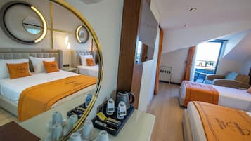 Caja de seguridad en la habitación y escritorio