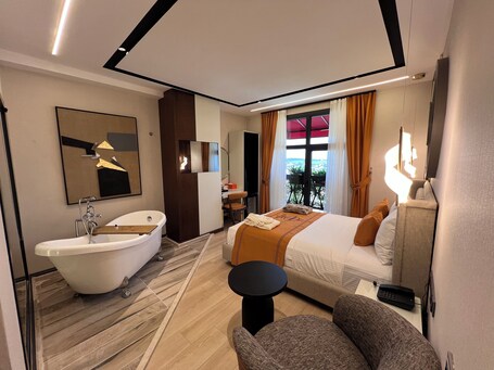 Elysian Airport Hotel - Image 29