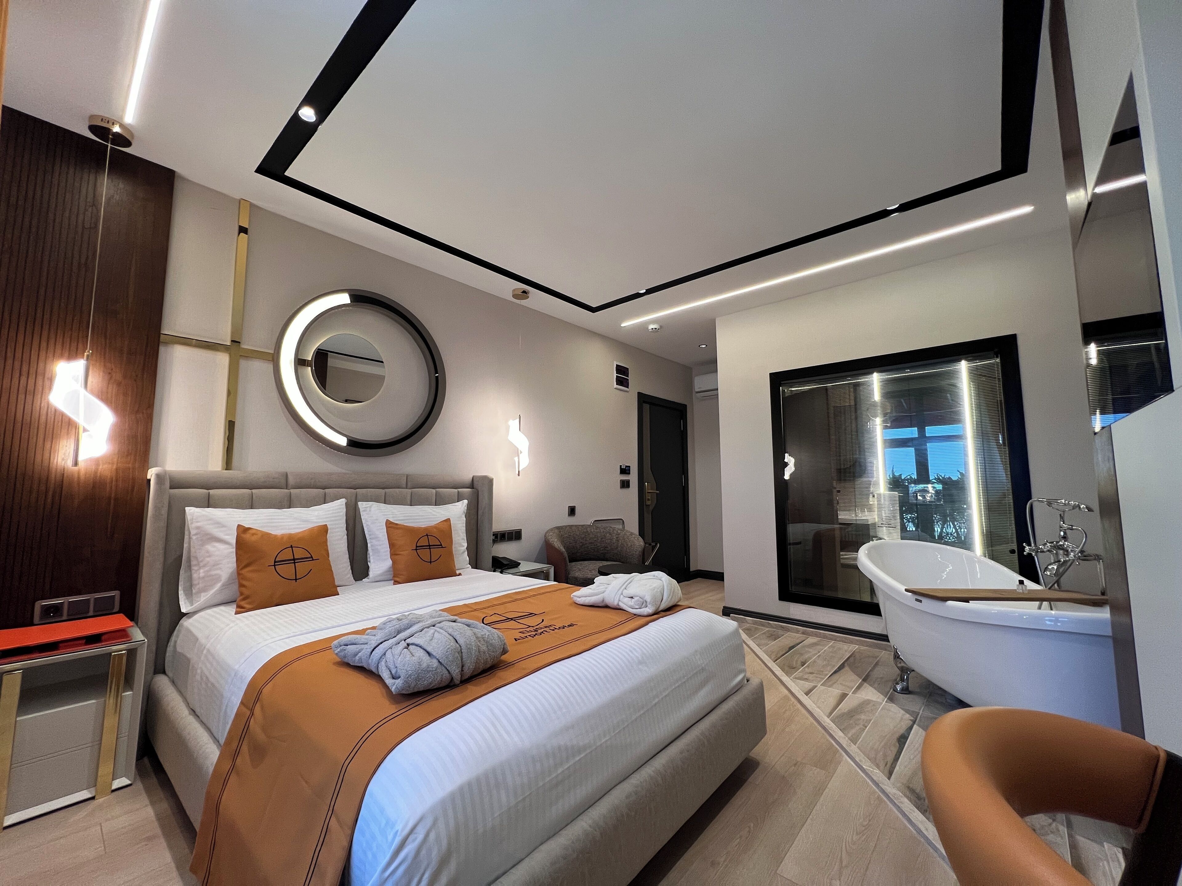 Superior Room | In-room safe, desk, laptop workspace, soundproofing