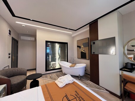 Elysian Airport Hotel - Image 37