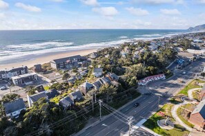 Aerial view - Incredible Panoramic Ocean Views, Open Layout, Updated Decor, BBQ, Close Walk to Beach & Park (Lincoln City)