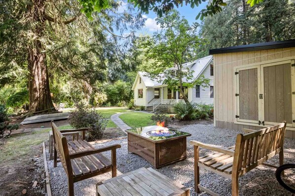 Unclassified image, 1 of 48, button