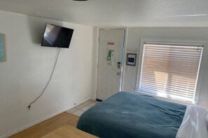 1 bedroom, free WiFi - Pets Welcome, Great Location,  Fire-Pit, Unit #4, Near Beach (Rockaway Beach)