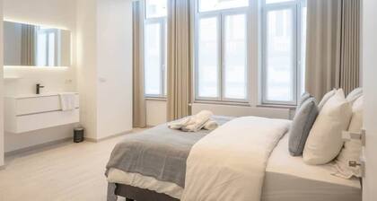 Wonderful central 2BR Ghent apt w/ view on Leie