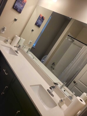 Towels, soap, shampoo, toilet paper
