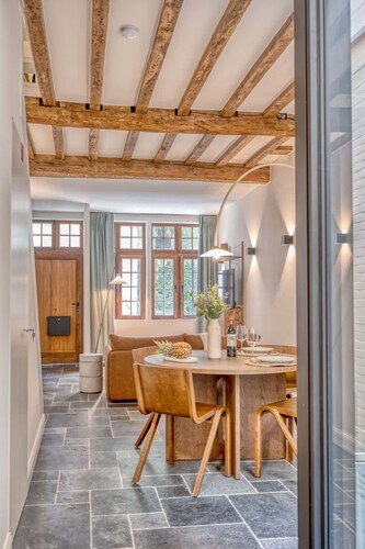 Urban Oasis for 4 in Ghent's Vibrant Centre