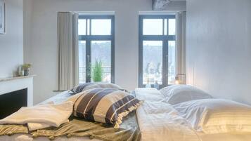 2 chambres, fer et planche à repasser, Wi-Fi, draps fournis