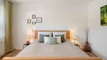 1 bedroom, iron/ironing board, free WiFi, bed sheets