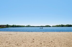 Beach - Holiday Apartment "Fahrradland Meer" with Private Terrace and Wi-Fi (Moormerland)