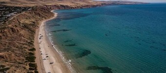 SELLICKS BEACHSIDE RETREAT unwind by the sea
