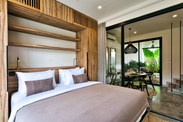2 bedrooms, in-room safe, individually decorated, individually furnished - Berawa Townhouse Unit 5 by Betterplace (Canggu)