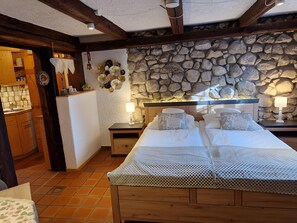 Free WiFi, bed sheets - Studio Apartment 'Zehntstüble' with Shared Garden and Wi-Fi (Schluchsee)