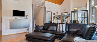 Appartement de charme avec vue sur les montagnes, balcon et Wi-Fi à Langenargen