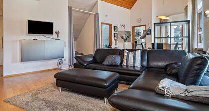 Reatreat-Apartment mit Bergblick, Balkon und WLAN