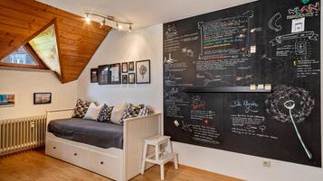 1 bedroom, iron/ironing board, free WiFi, bed sheets