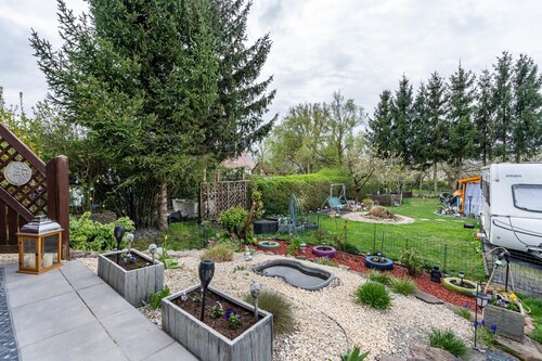 Ferienwohnung 'Urlaub Mit Hund' mit gemeinsamer Terrasse, privatem Garten und WLAN