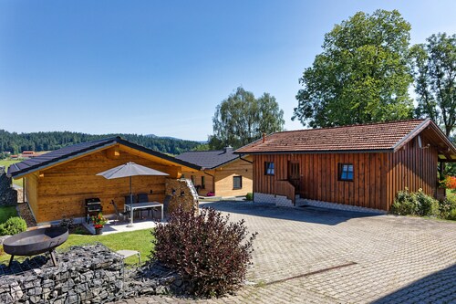 Ferienhaus 'Ferienhaus Breit' mit Bergblick, privater Terrasse und WLAN