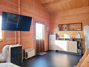 Interior - Holiday Home 'Ferienhaus Seeblick' with Lake View, Private Terrace and Air Conditioning (Nöda)